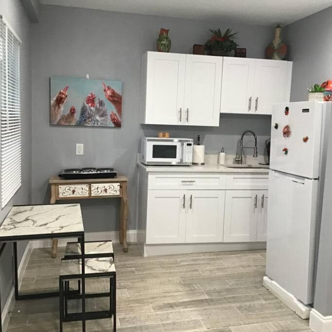 Redone Private Guesthouse Suite With Community Pool Кіссіммі Екстер'єр фото